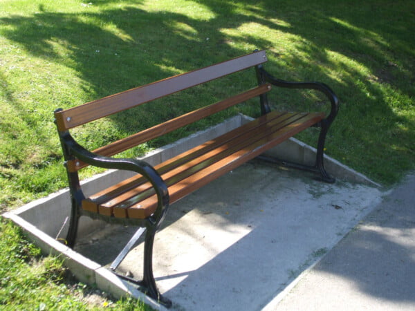 582 - Image 3